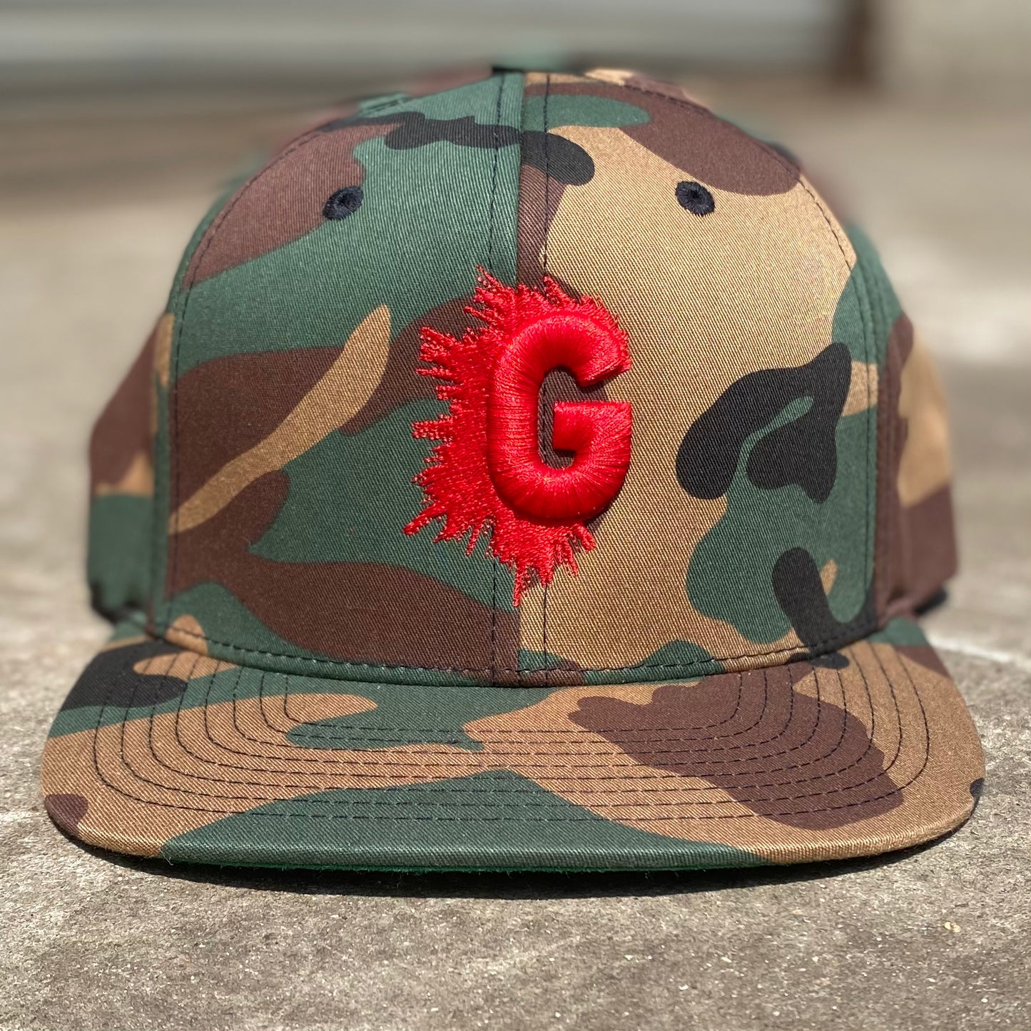 RED G LOGO CAMO SNAPBACK
